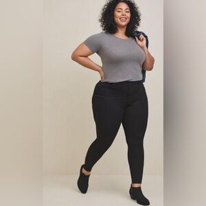 Torrid Black Sky High Skinny Premium Stretch High-Rise Jean Size 20R Nwt